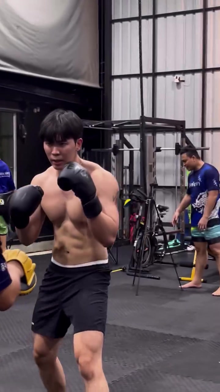@ThaiChineseCuteboy