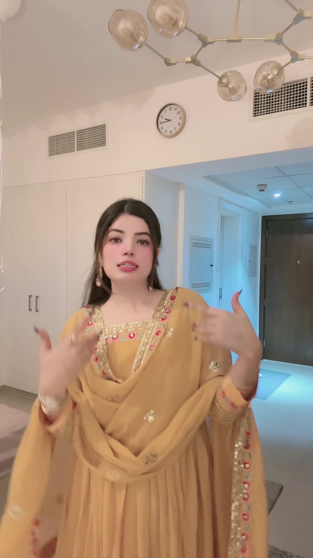 @Ayesha 🇮🇳🇨🇦