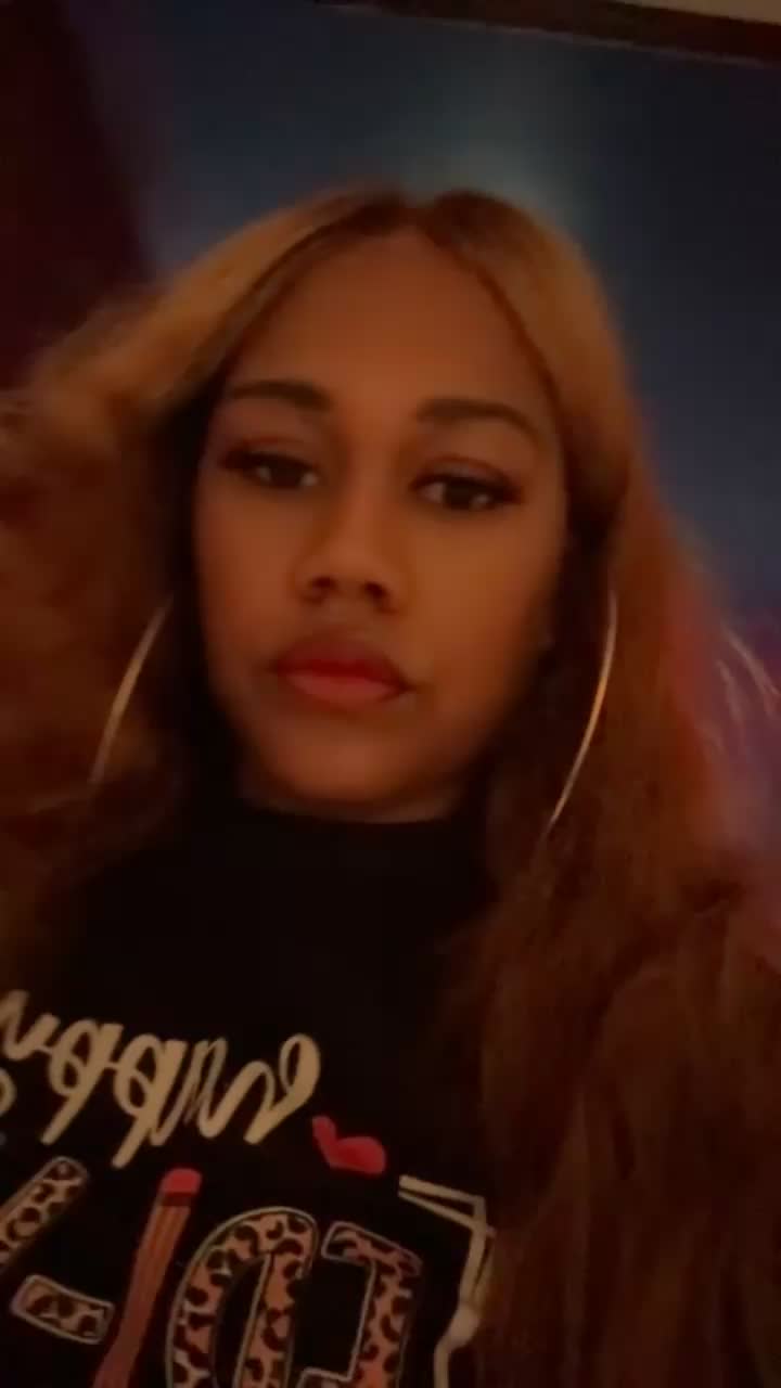 @The_Real_Lo