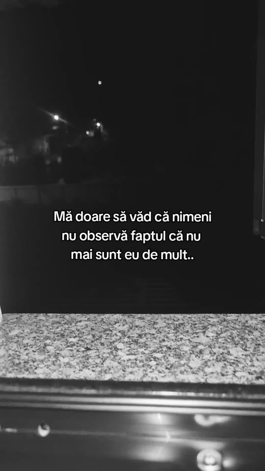 @￴