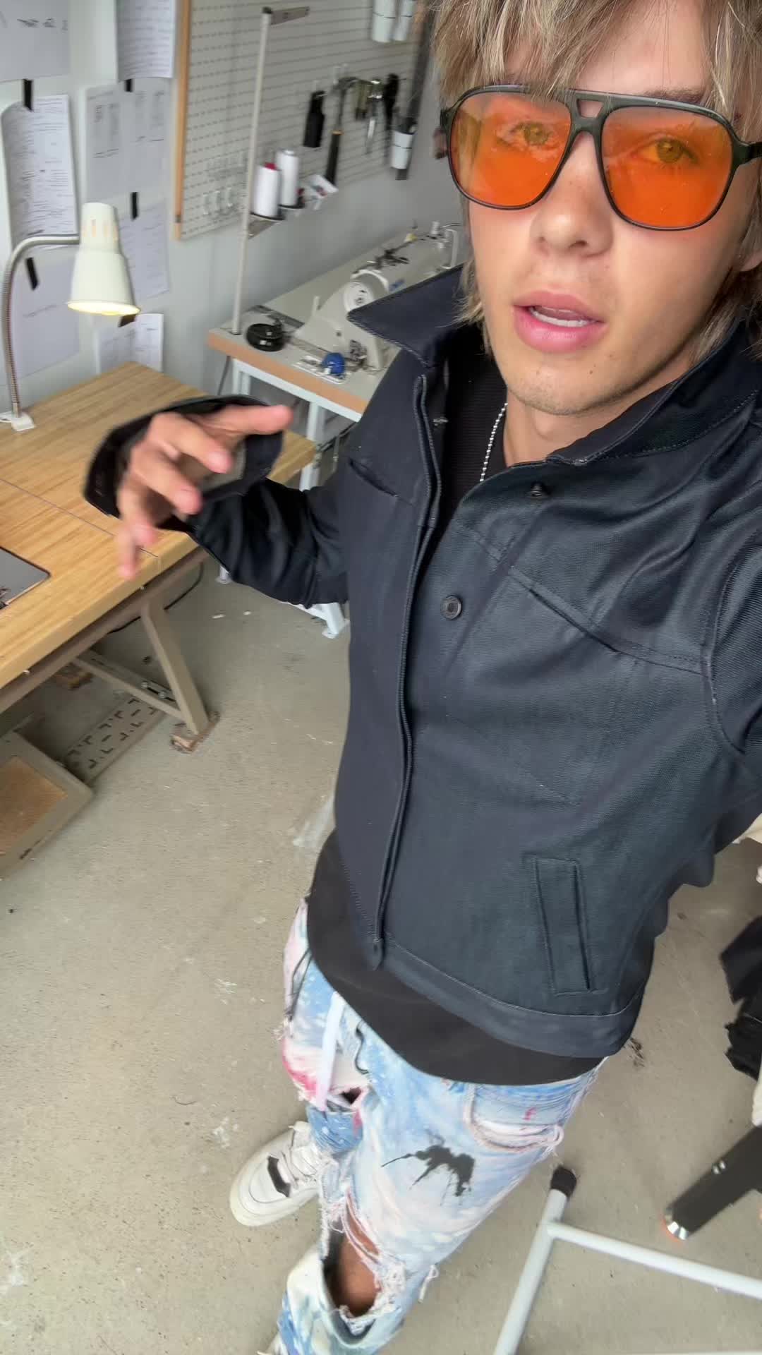 @e