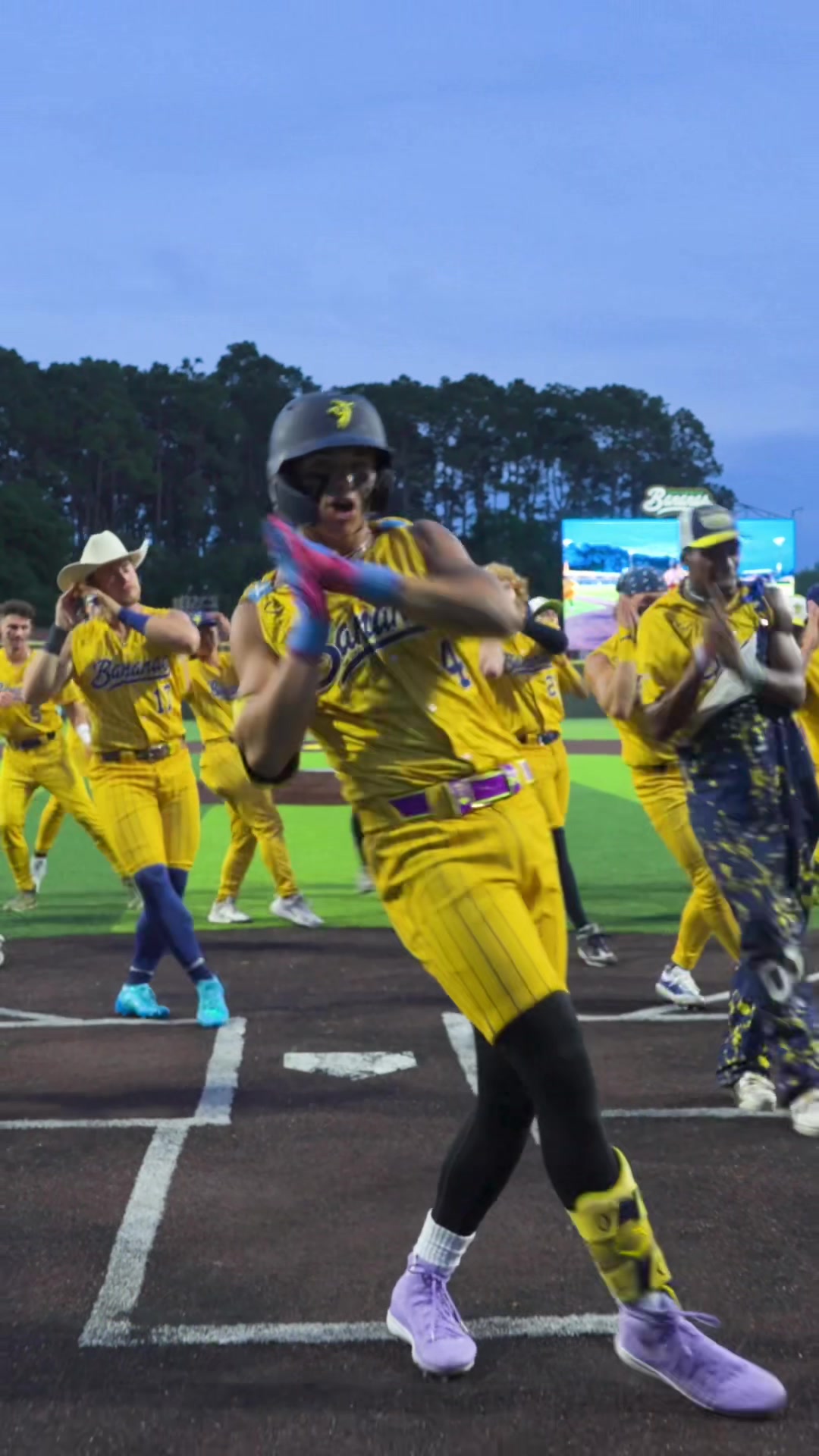 @thesavbananas