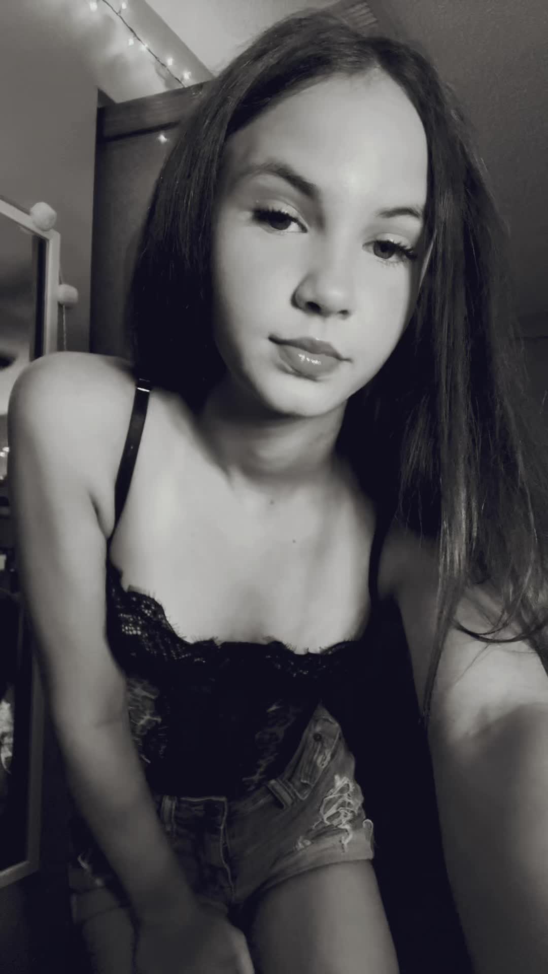 @bella