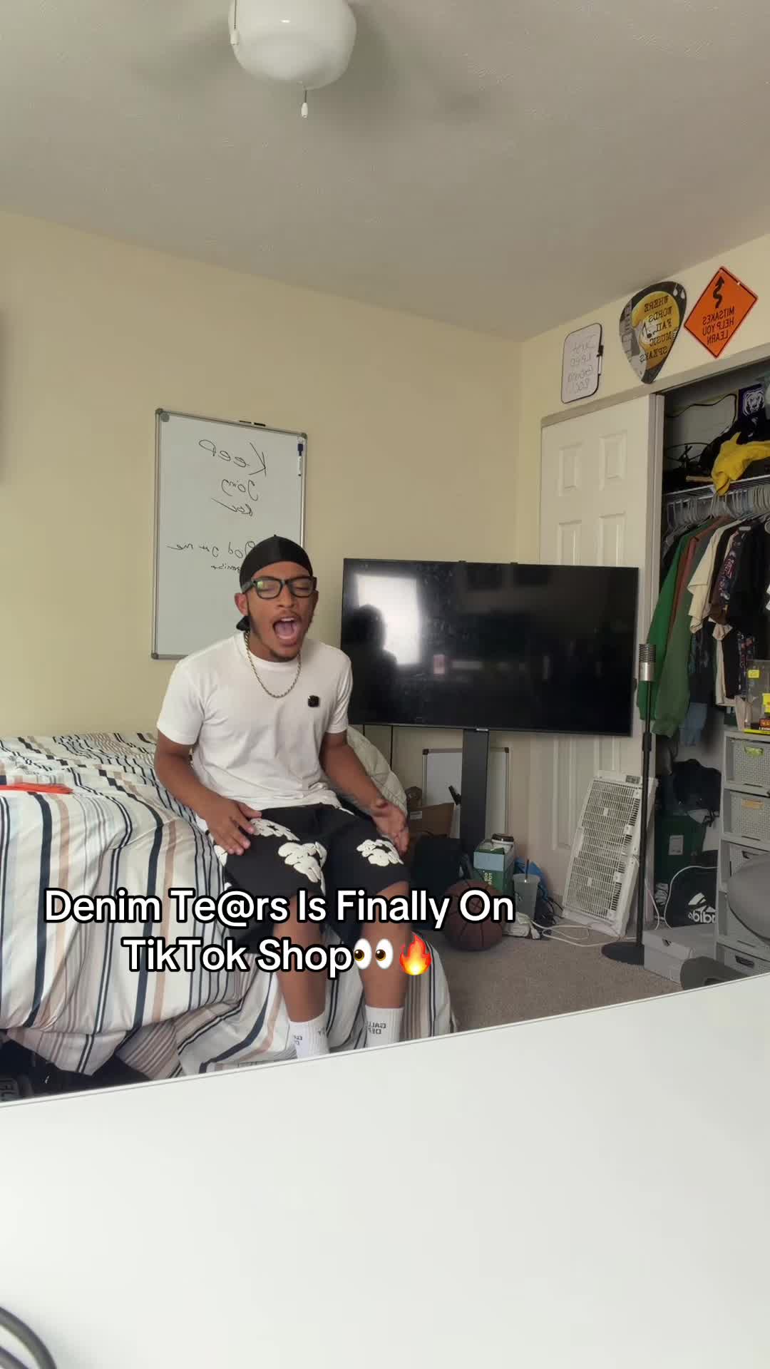 @jaylinfinds
