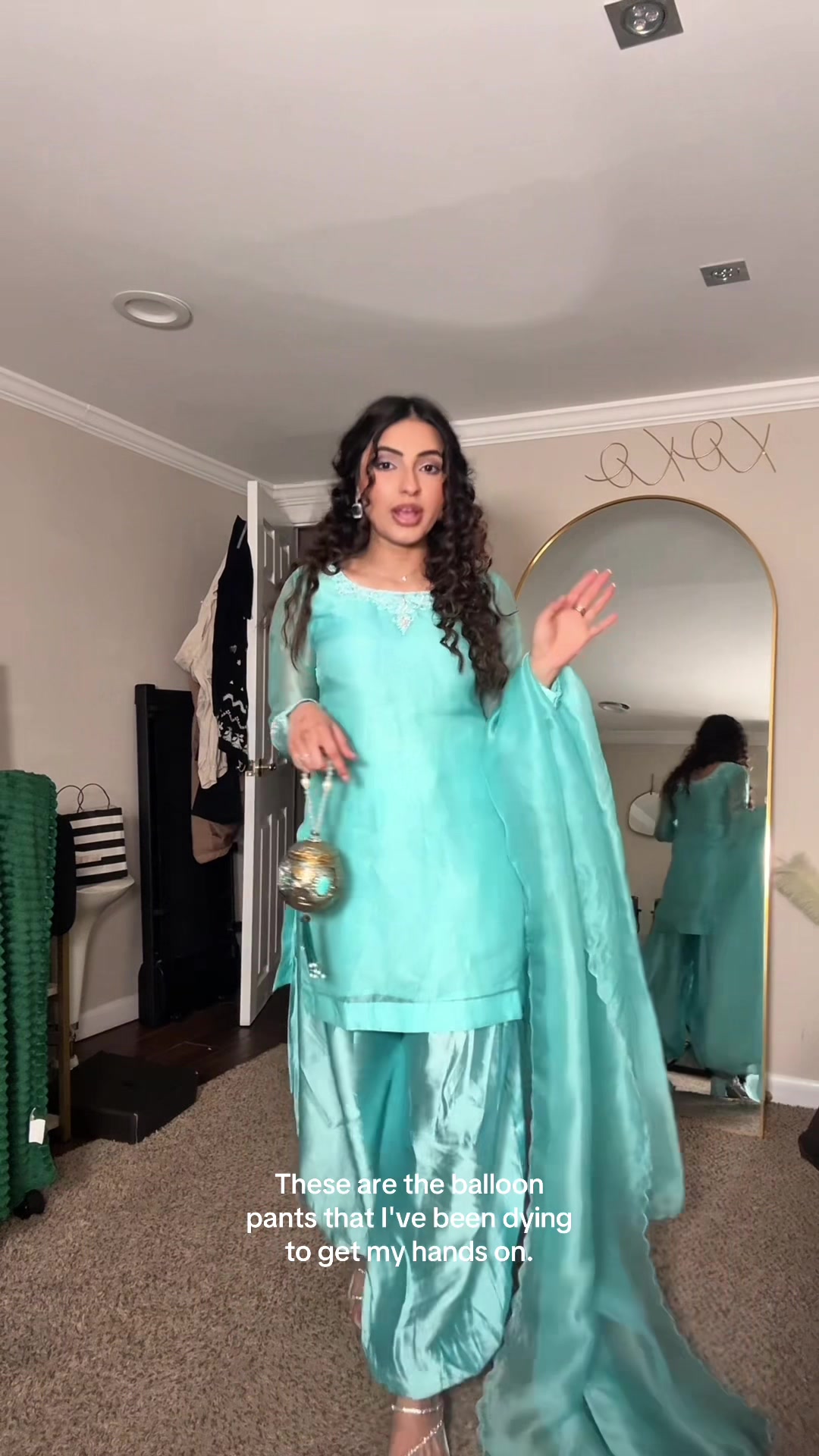 @HenaMokaria