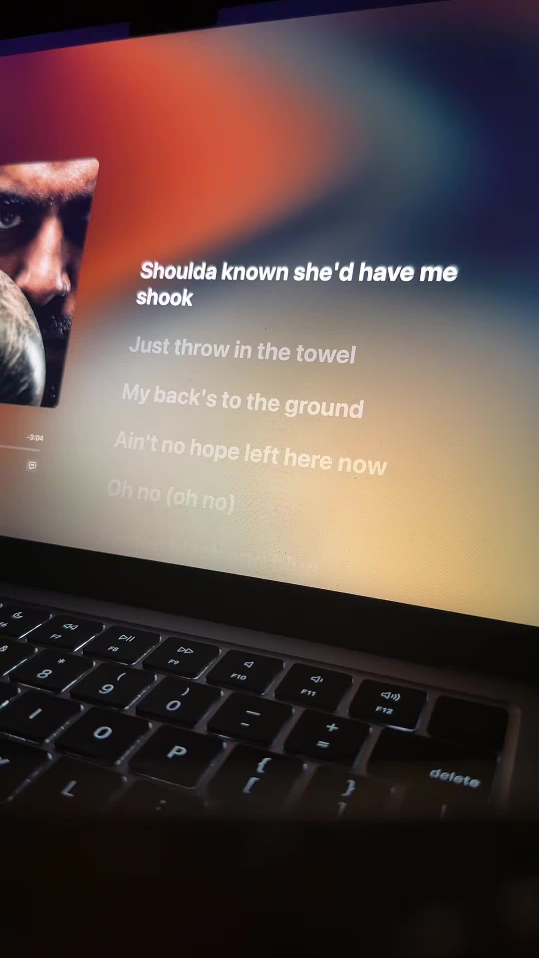 @🎧