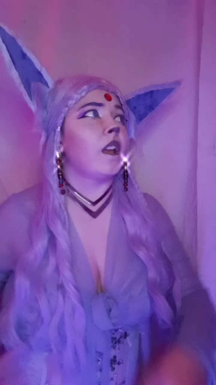 @RavynTheSmolElf