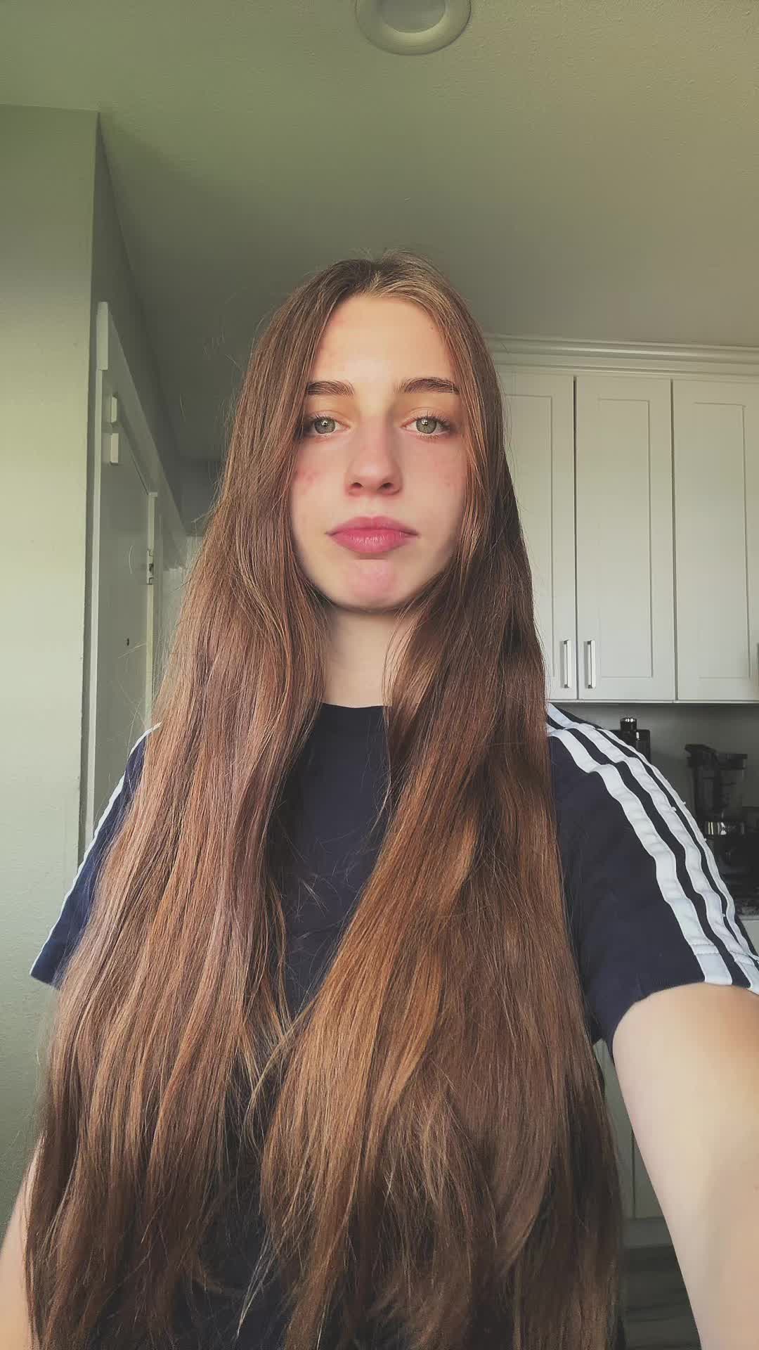@аня