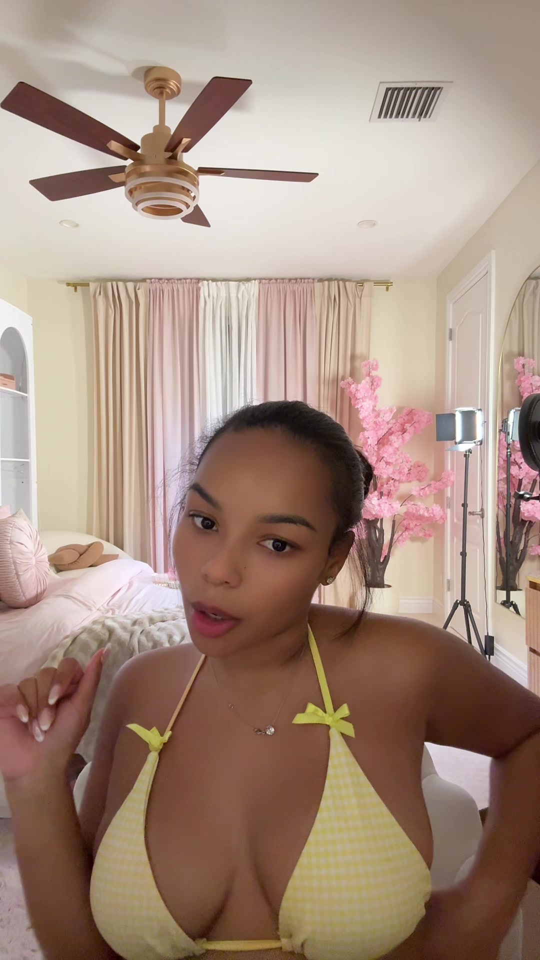 @YT: Aaliyah Enjoli