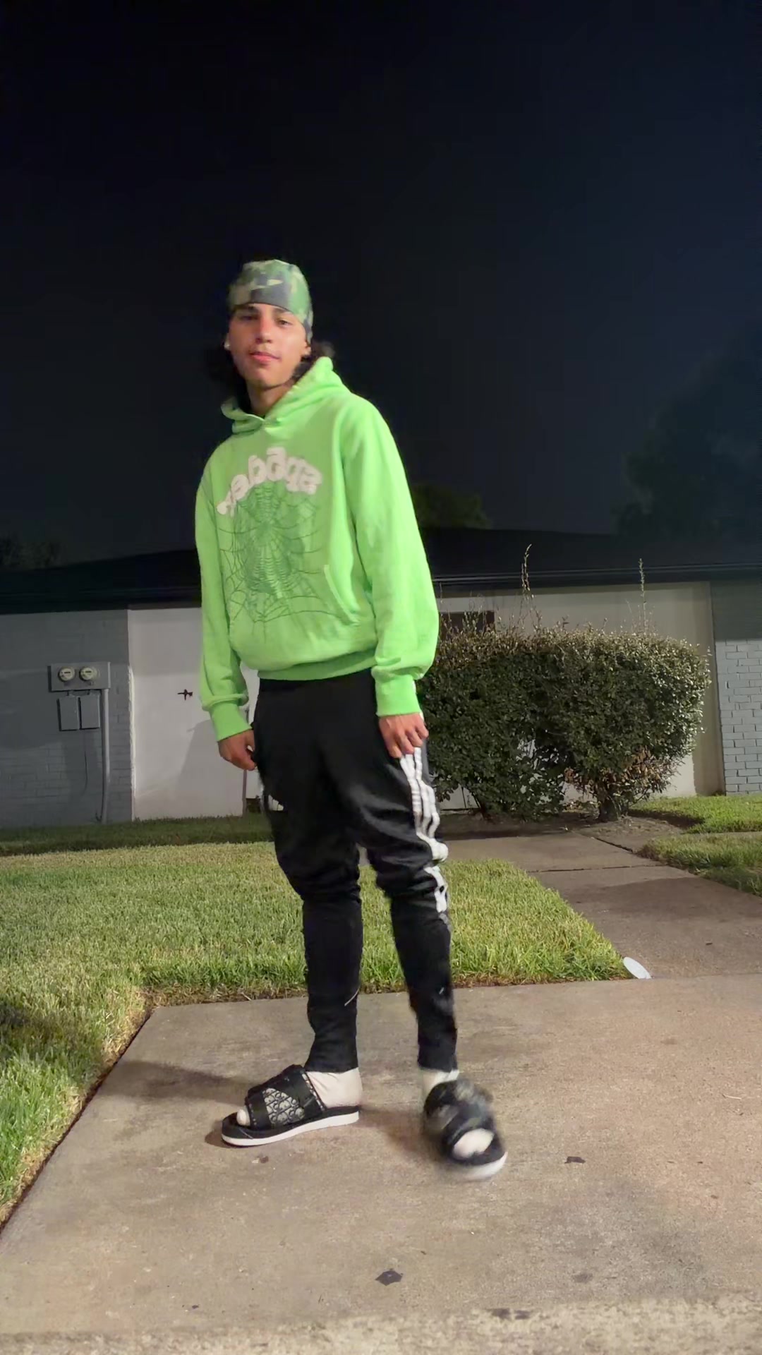 @Zurdo.