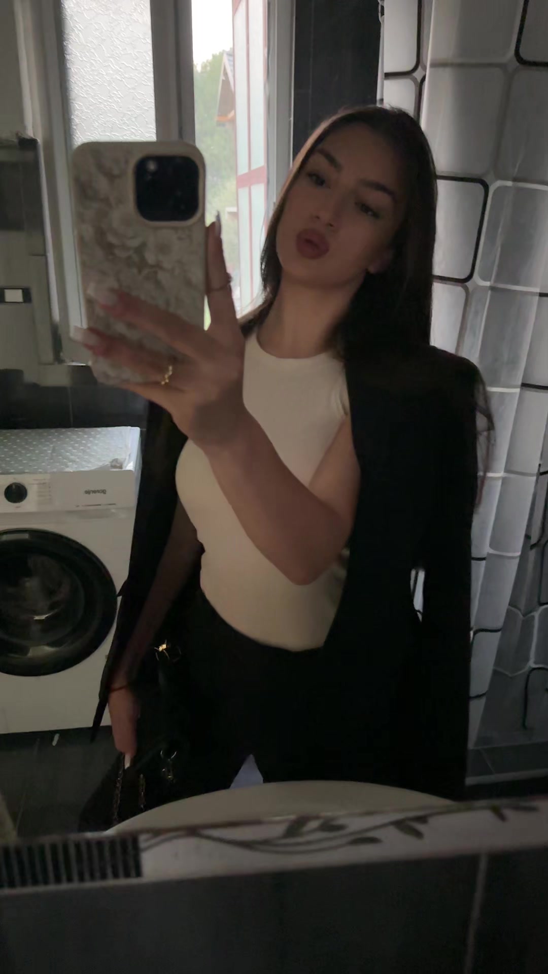 @𝙻