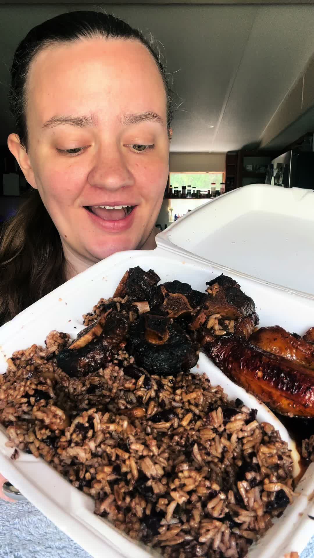 @eatwithrae