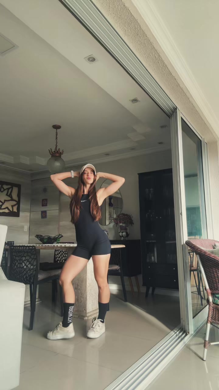 @analouisegadelha