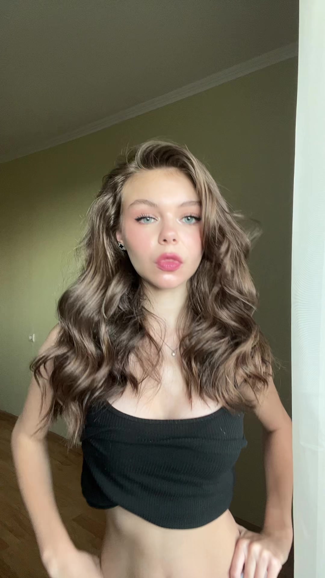 @уляна