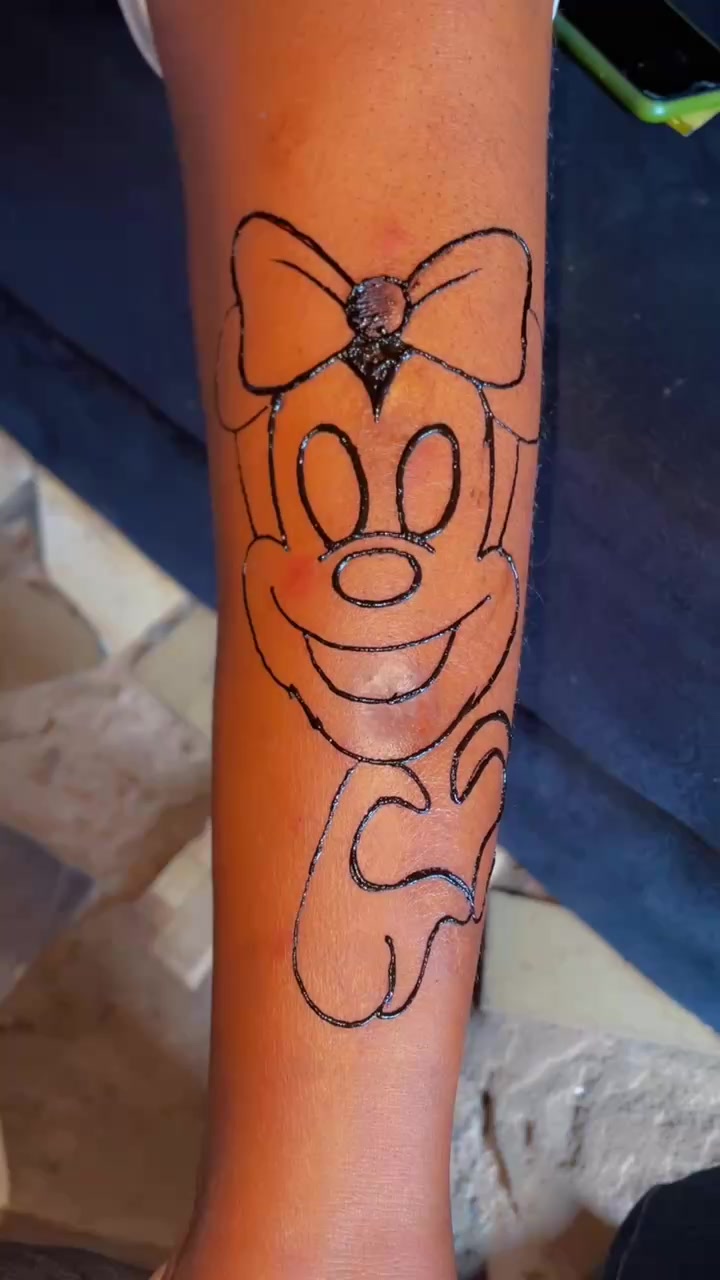 @Raheenahs.Henna