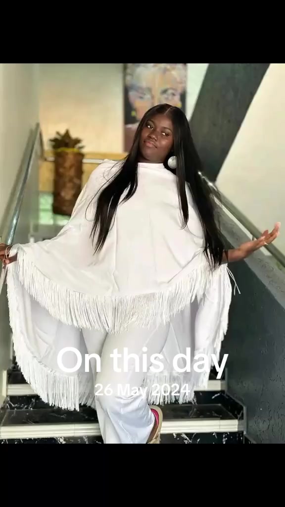 @JUNIOR ASANTEWAA BA🇬🇭