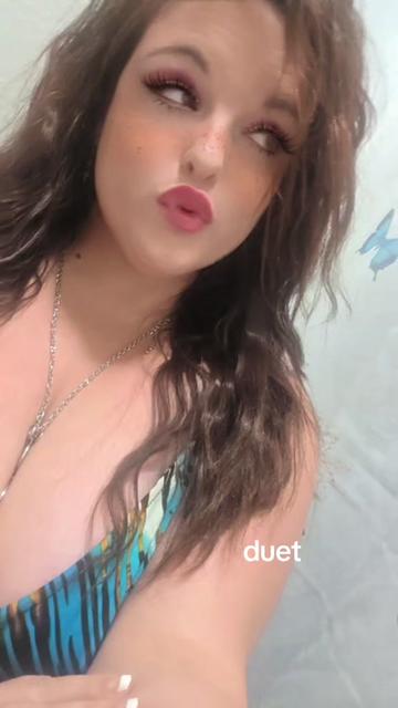 @🎀curvybratbabe71