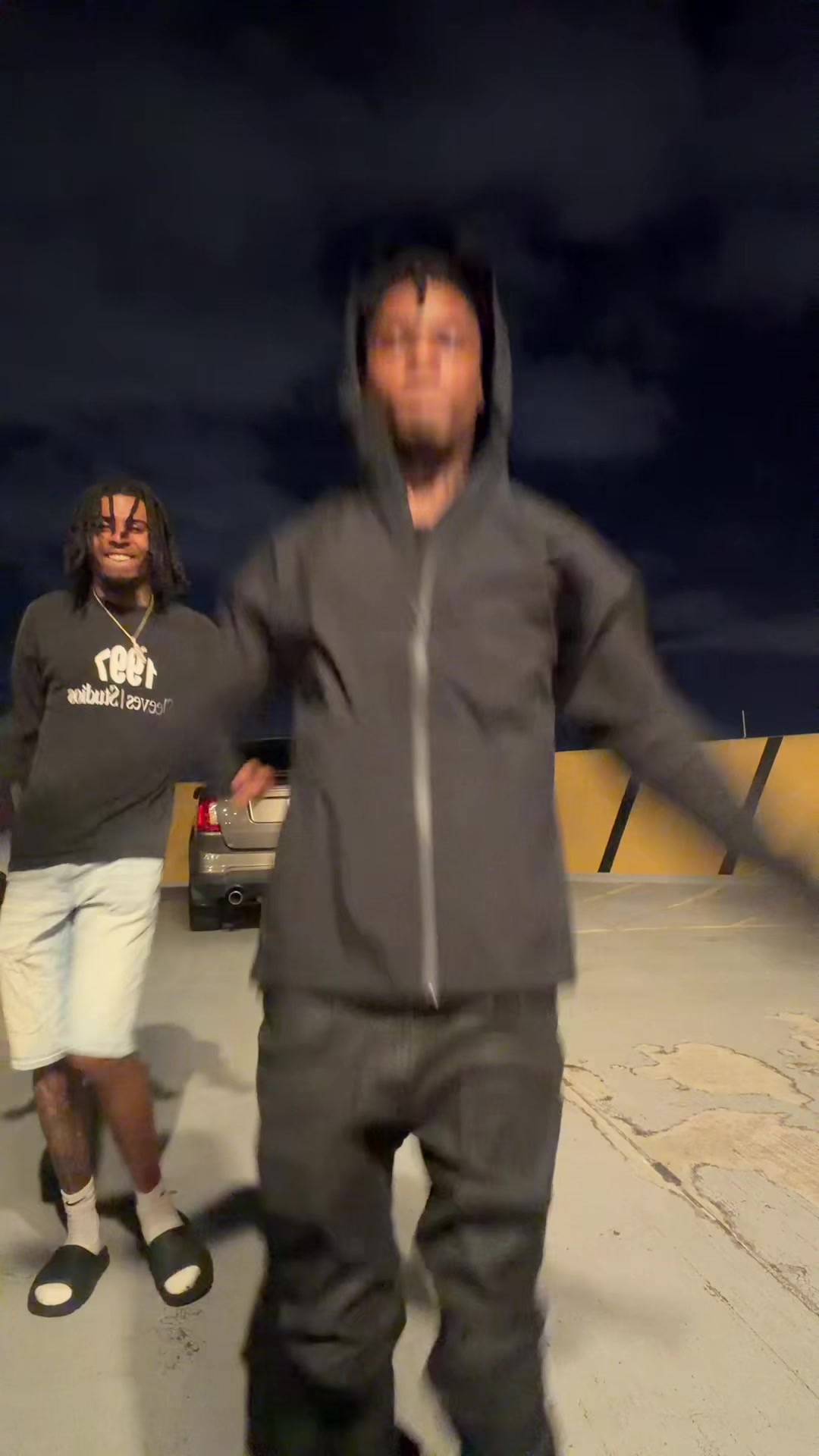 @🦹🏽