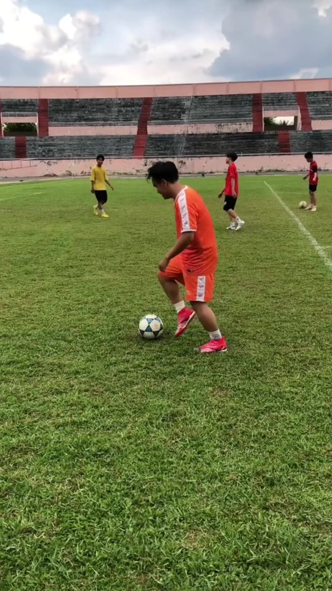 @Thầy T&acirc;n Sports