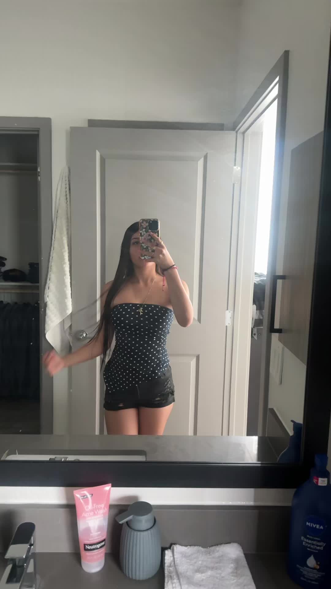 @𝒴𝒶𝓇𝑒𝓁𝒾