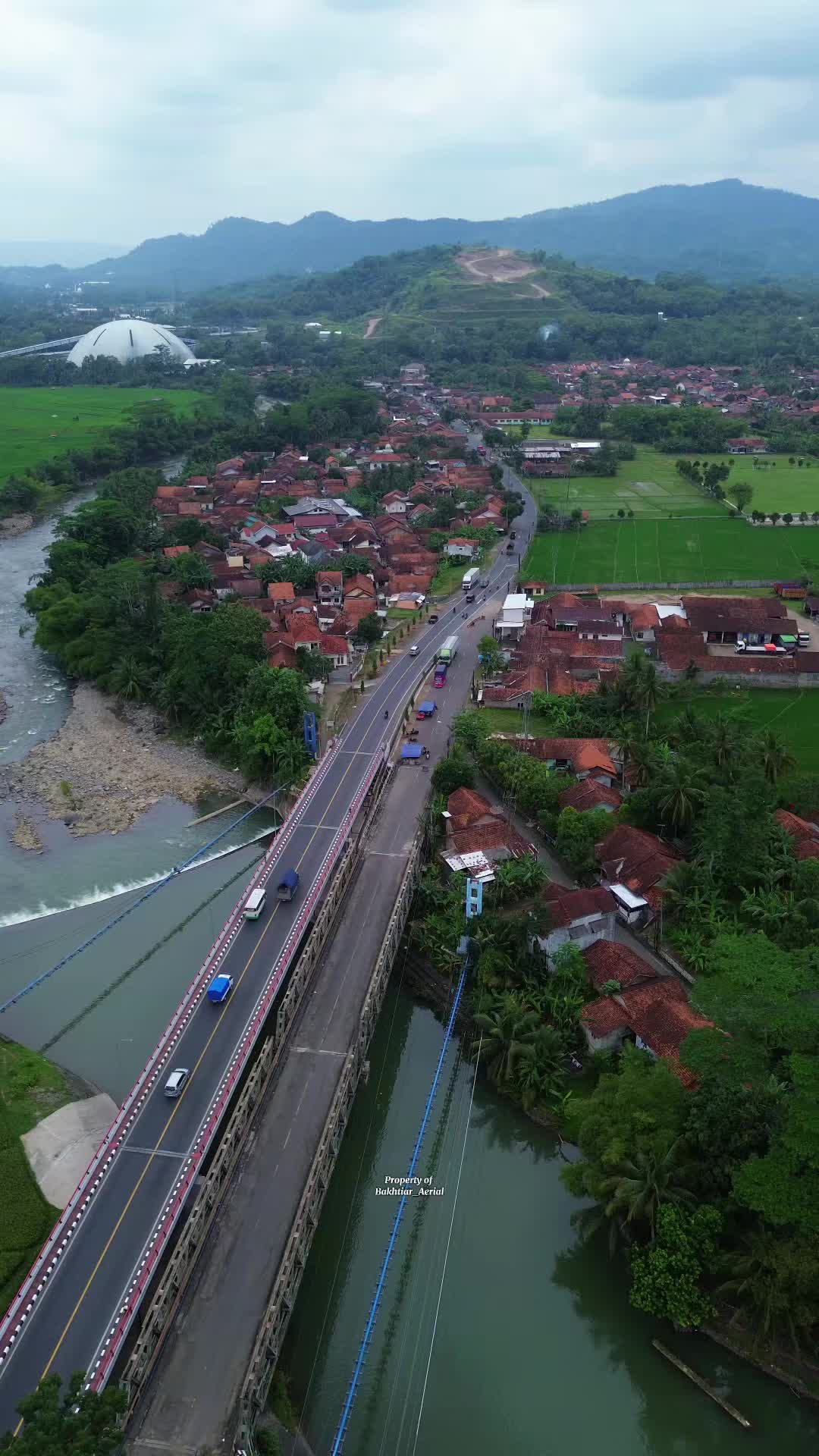 @Bakhtiar_Aerial/Warung_MbaTari