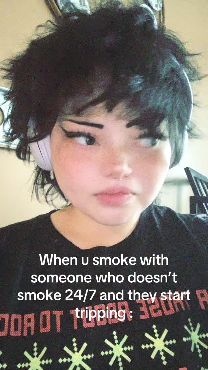 @Professional Canadian Egirl💕
