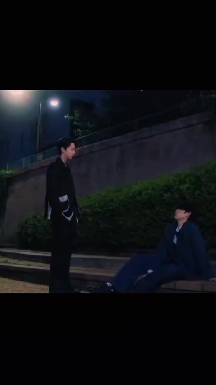 @๐๐ณ๐ถ-๐ด๐ฉ๐ช.