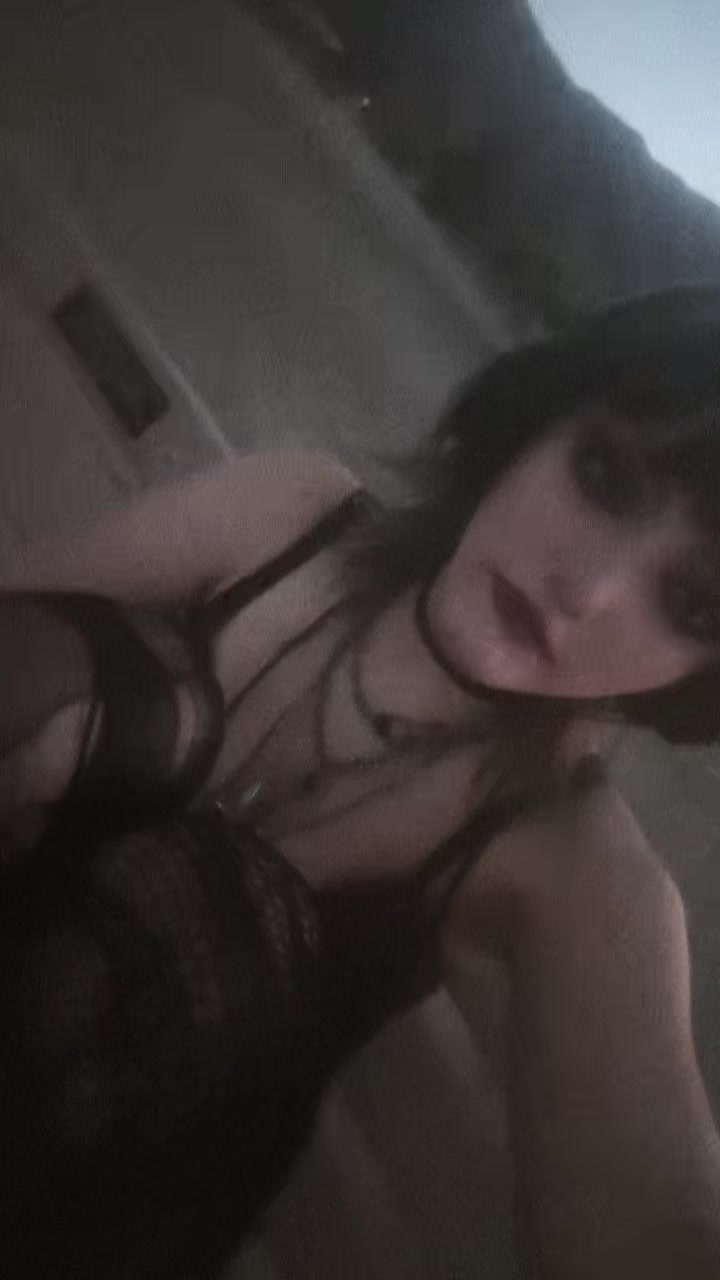@Ch3rry_b0mb