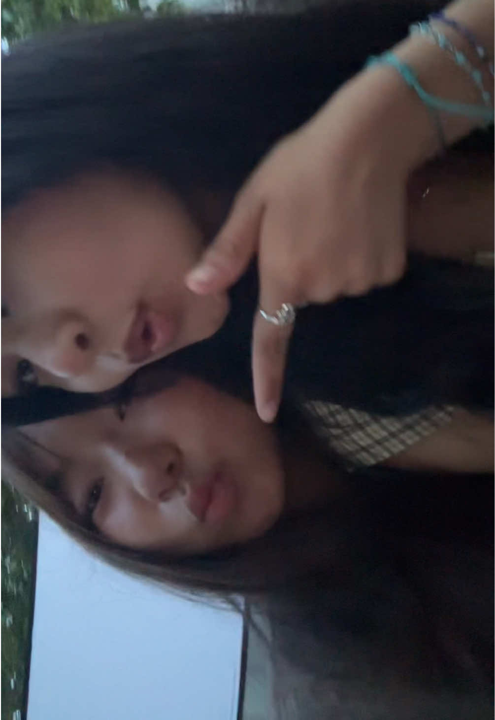 @helenxhw_
