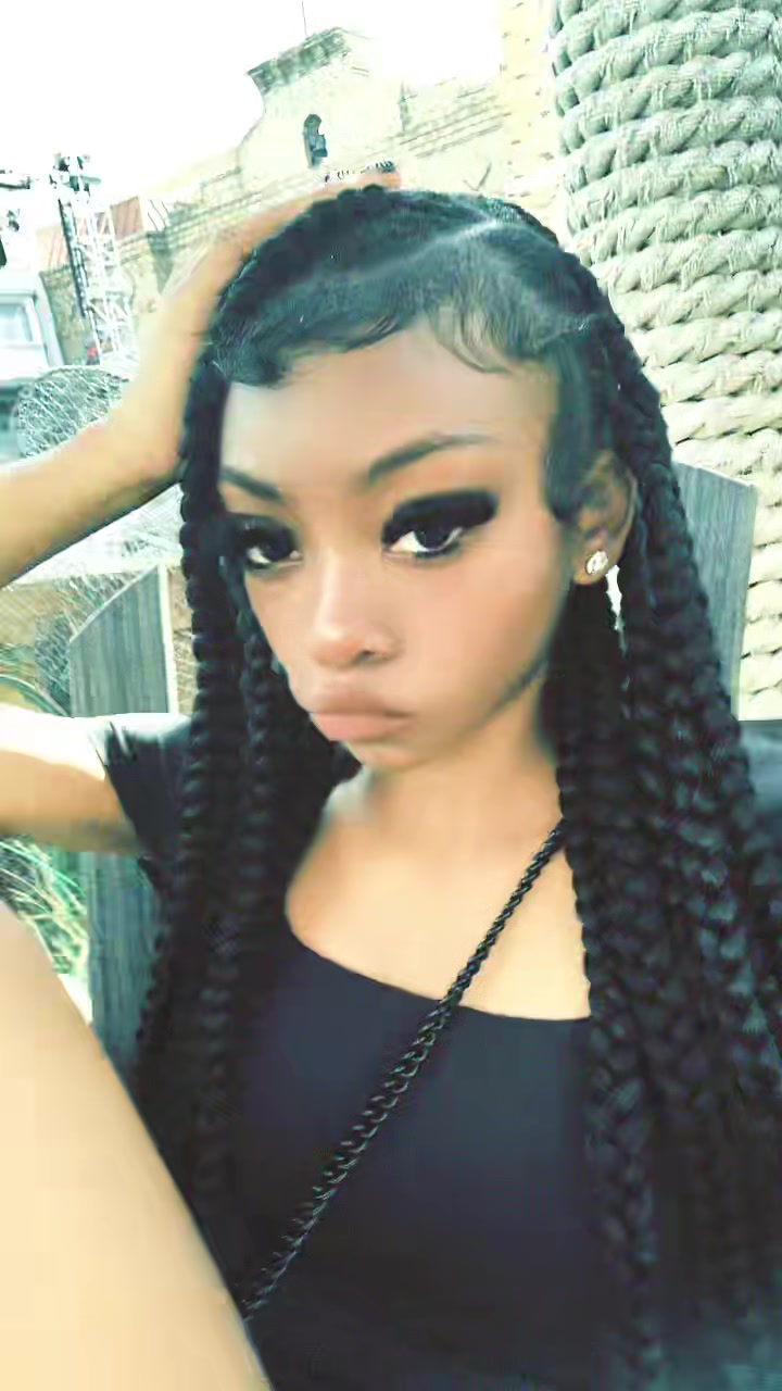 @doll .