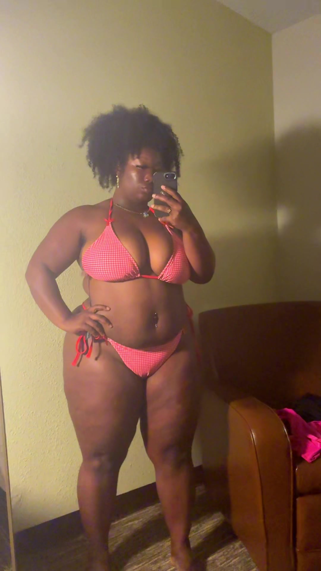 @Curvy.queen