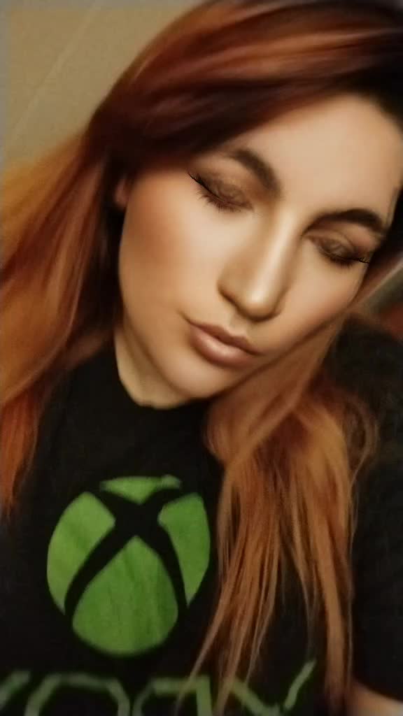@queenbee1996