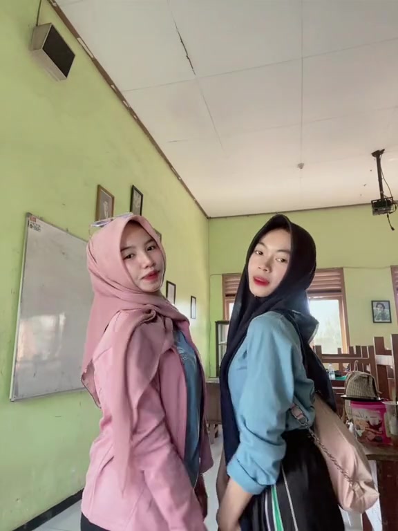 @lylyy