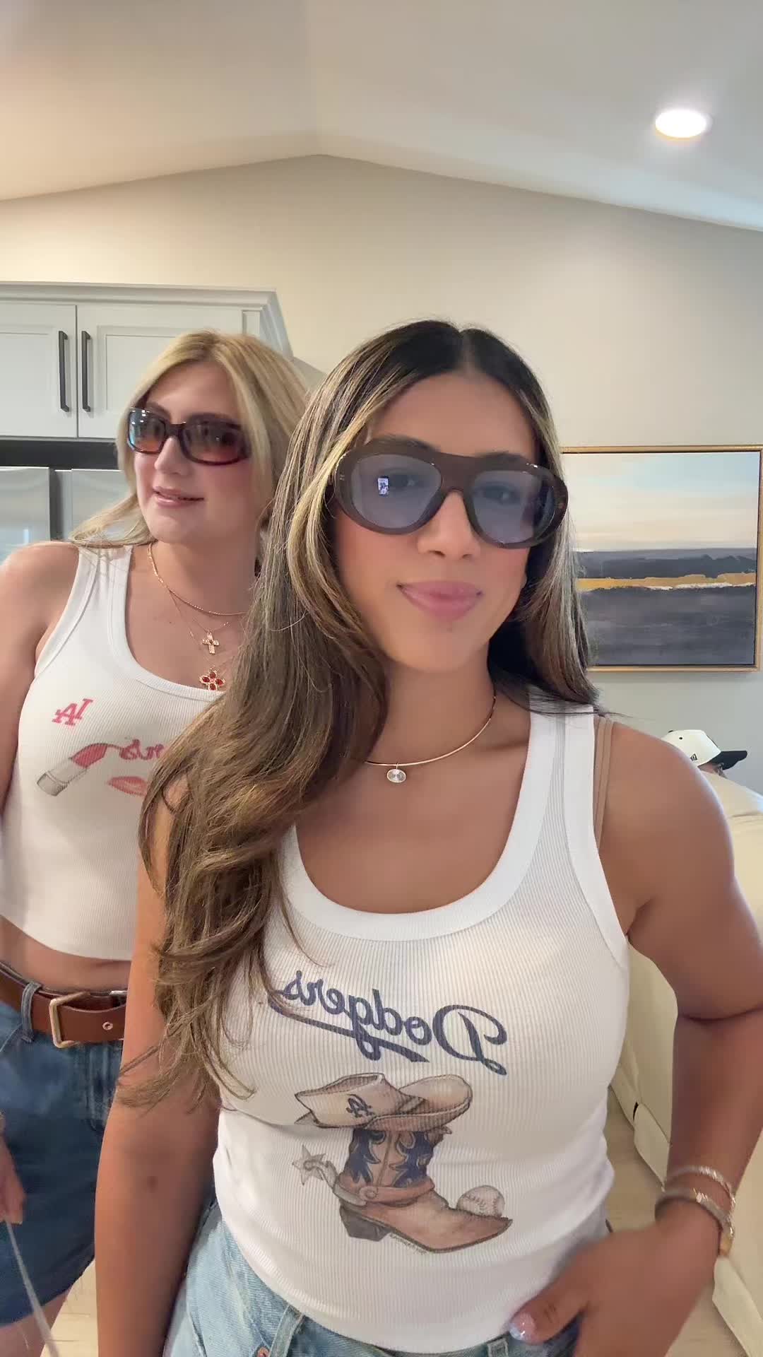 @Anahi