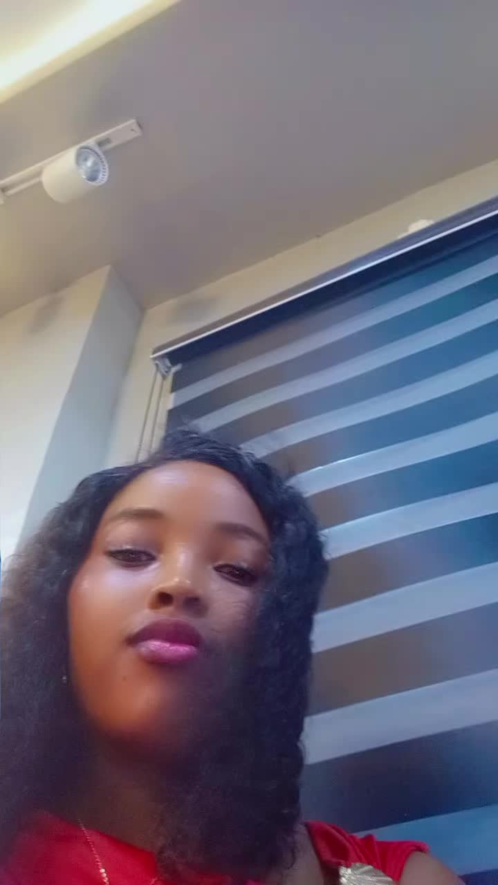 @Pretty gold 🦋🥀❤️