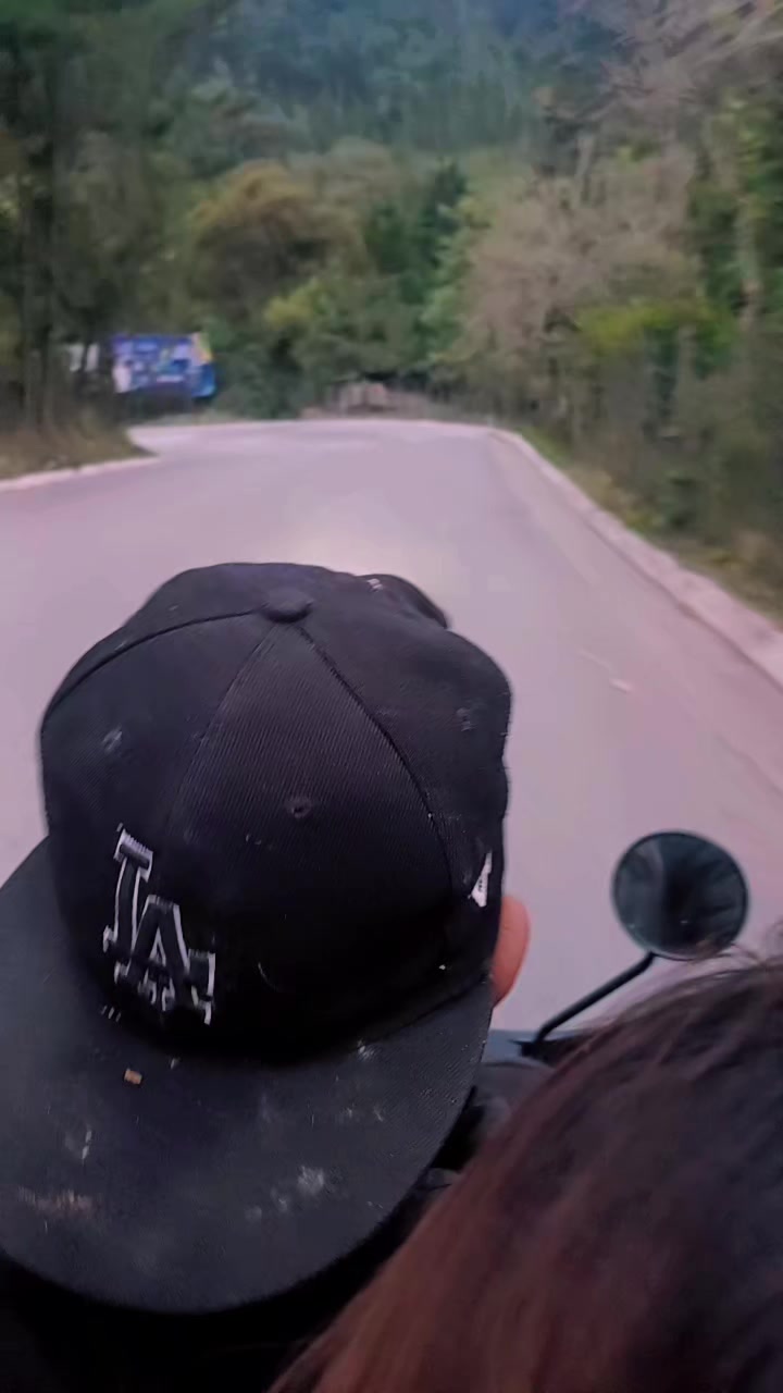 @Tw&uuml; chiki
