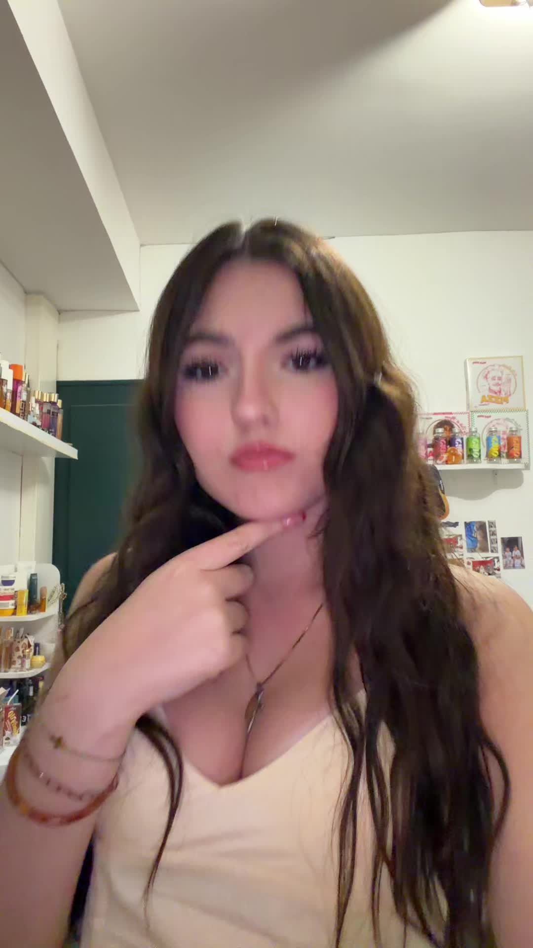 @𝑬𝒎𝒎𝒂 ✟