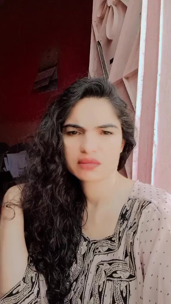 @KARACHI GIRL 🤭