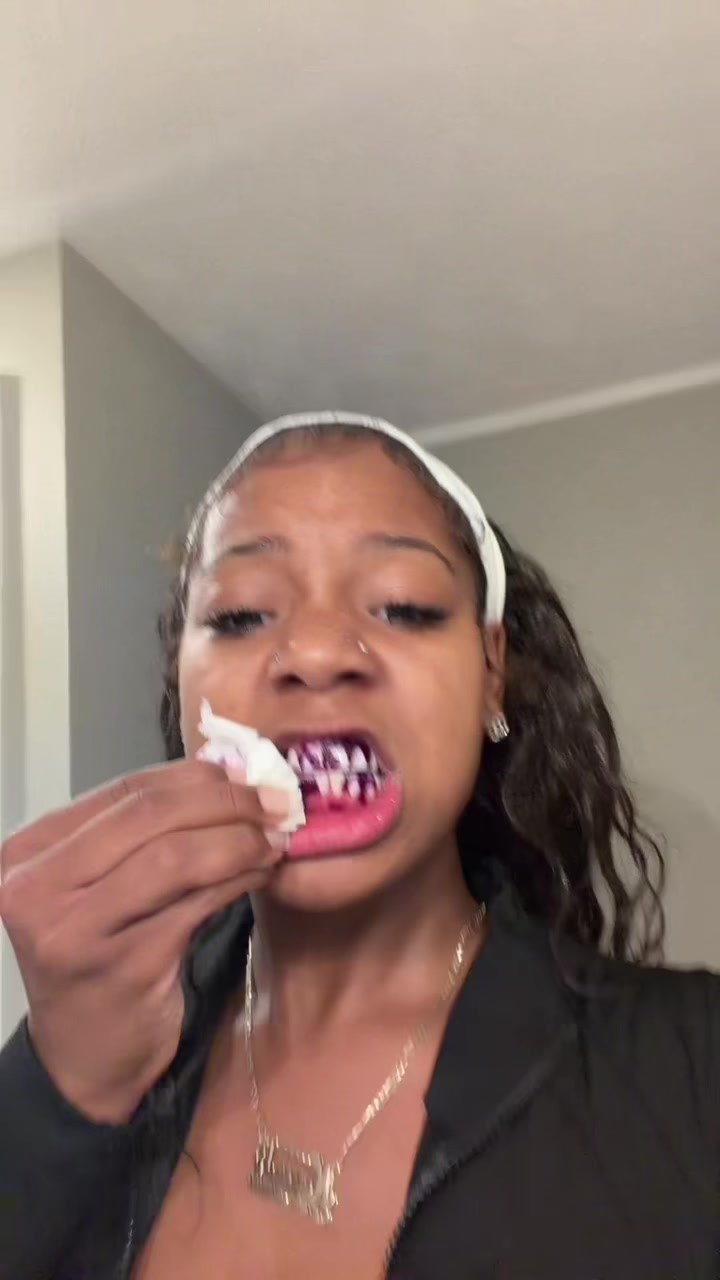 @veahmoniek