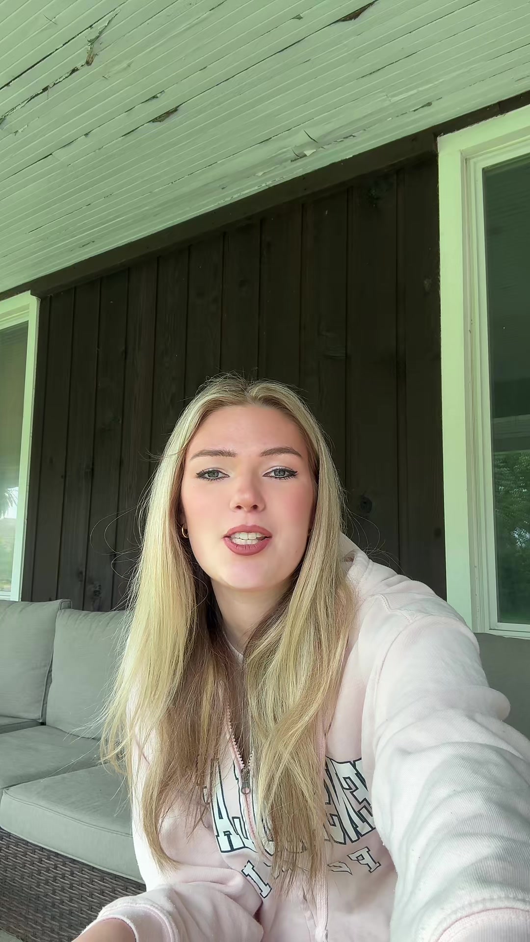 @itskarinajones