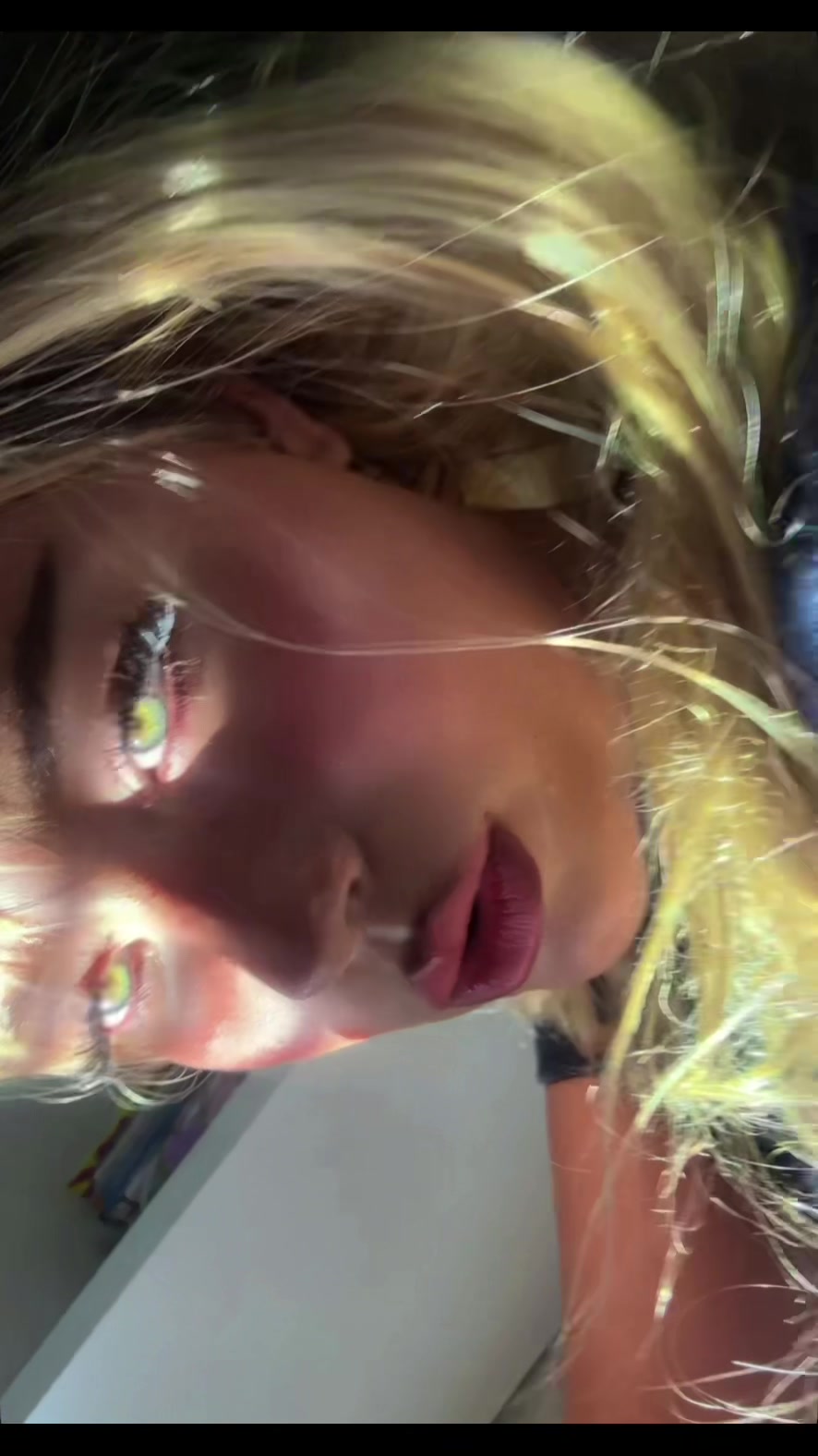 @itshalliewilde