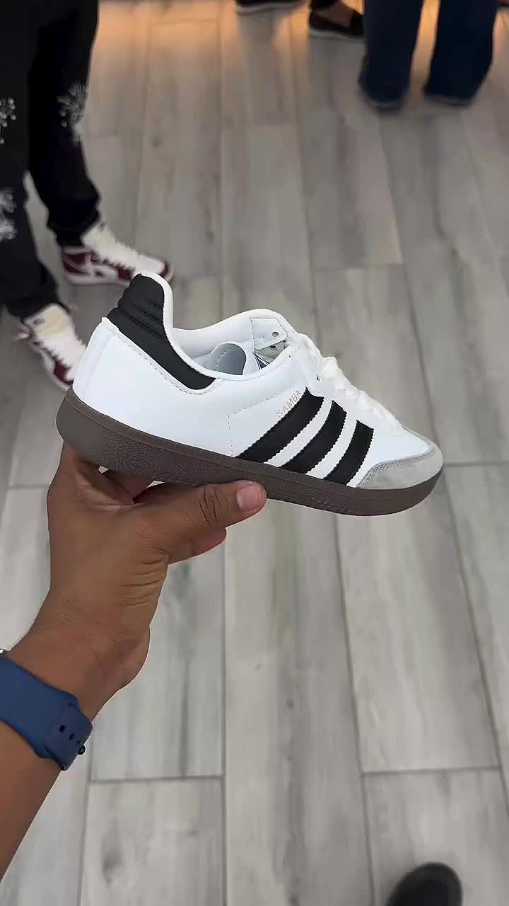 @Monarchy Sneakers