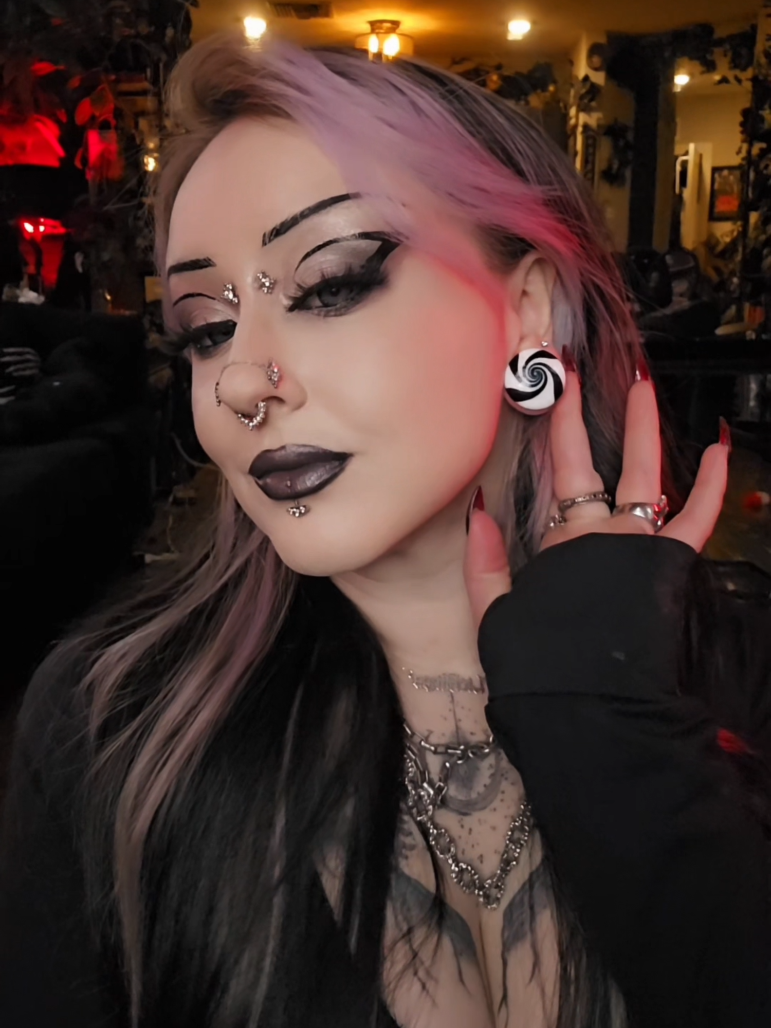 @twofeatherconnection