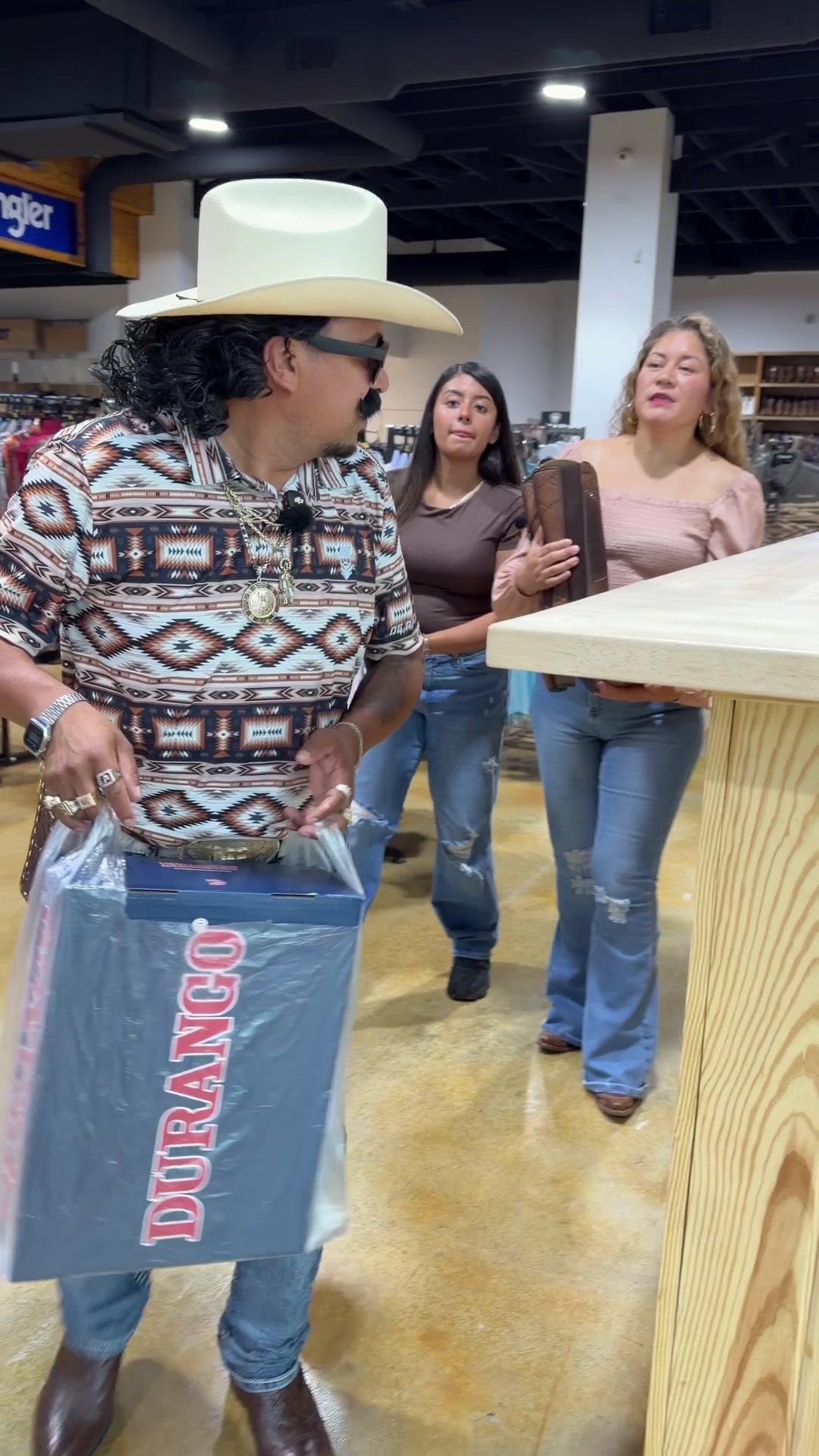 @T&iacute;o Chivalo
