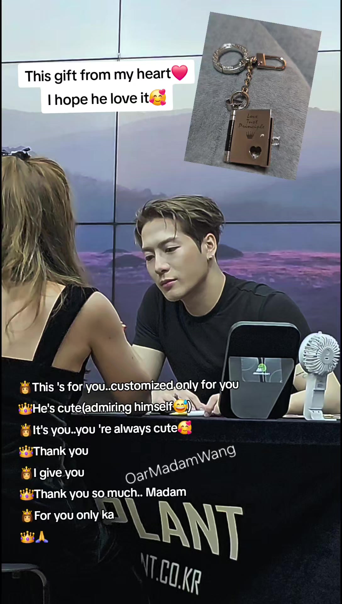 @Oar Madam Wang