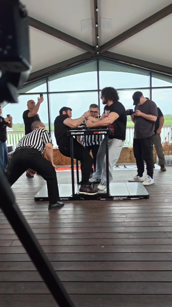 @Iron wrestling