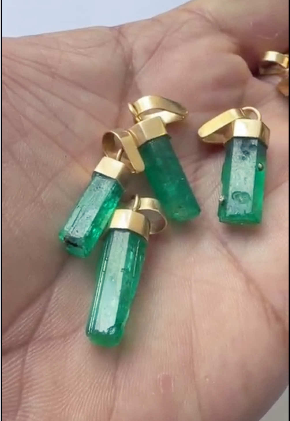 @JR Colombian Emerald
