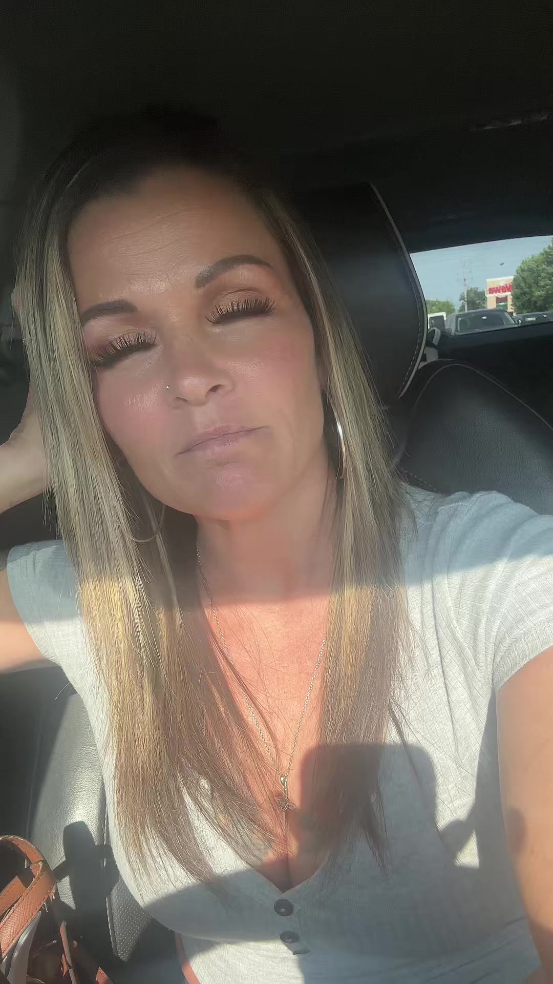 @JessicaXoxo 💋💋✌️