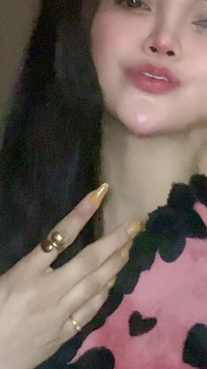 @mia Elleny.