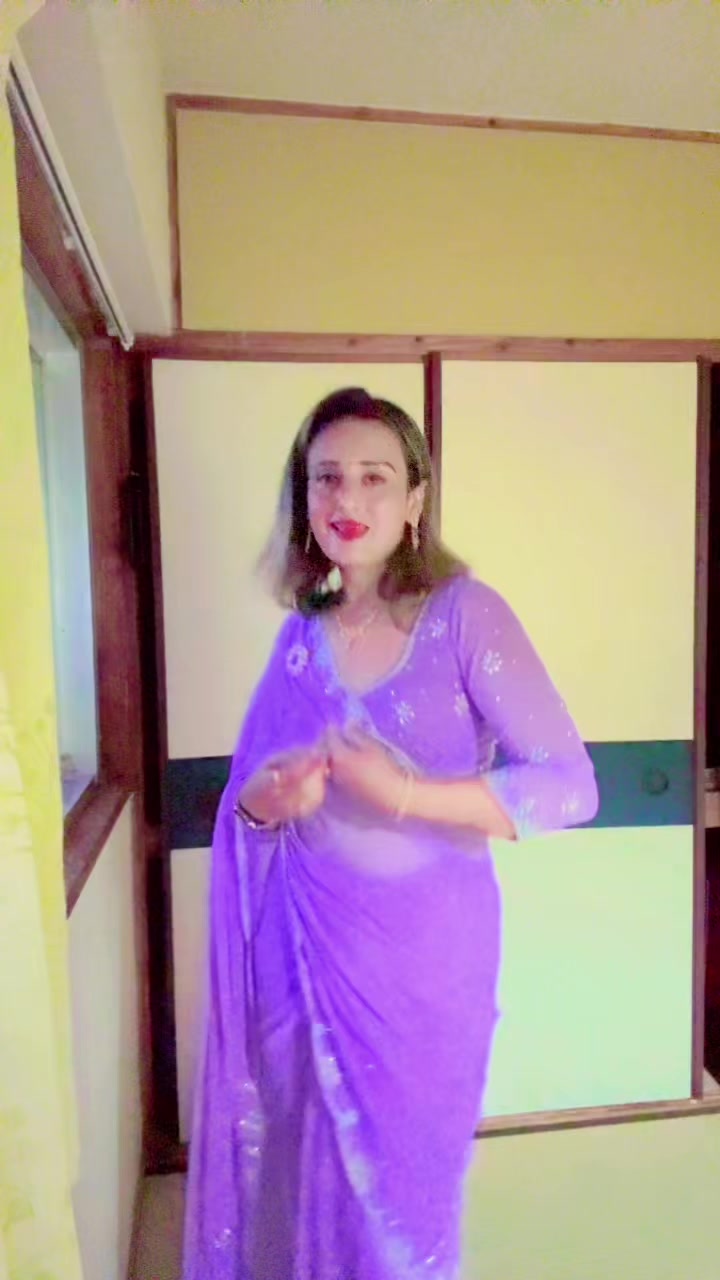 @रोश्ना🫰